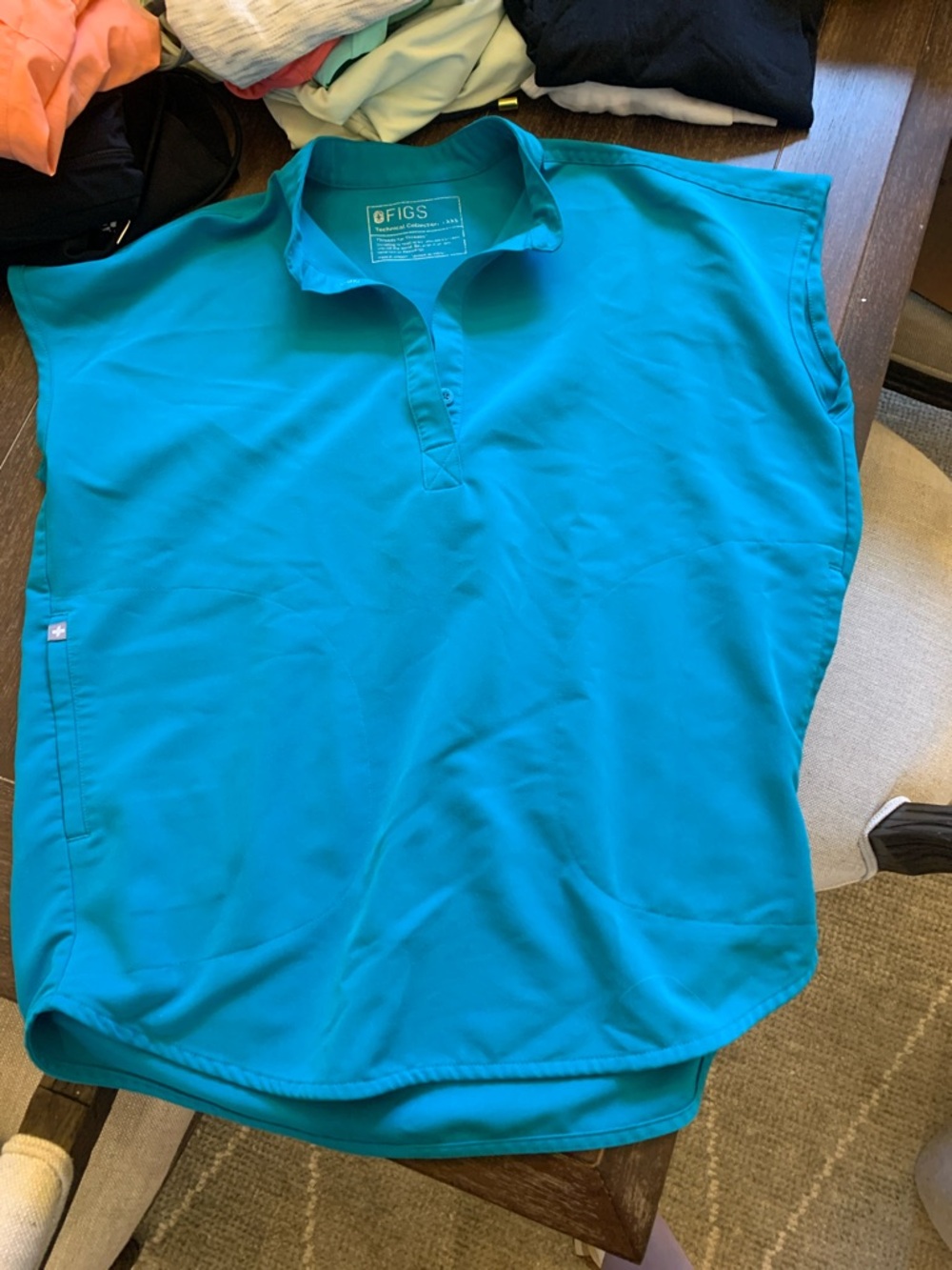 FIGS Teal Rafaela Scrub top XXS